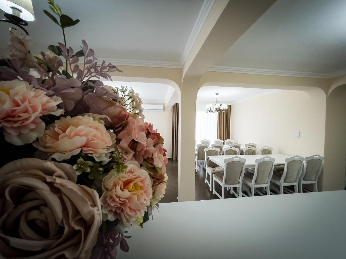 Hotel Casa Blanco Oradea Zewnętrze zdjęcie